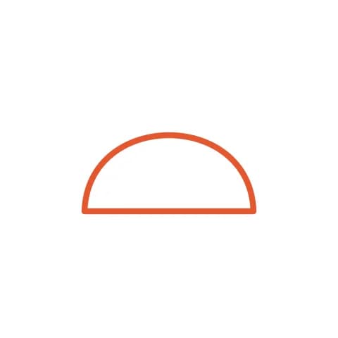 Étape 1 : Dessine une grande courbe comme une colline au milieu de la feuille, puis ferme le bas avec un trait horizontal pour former la carapace.