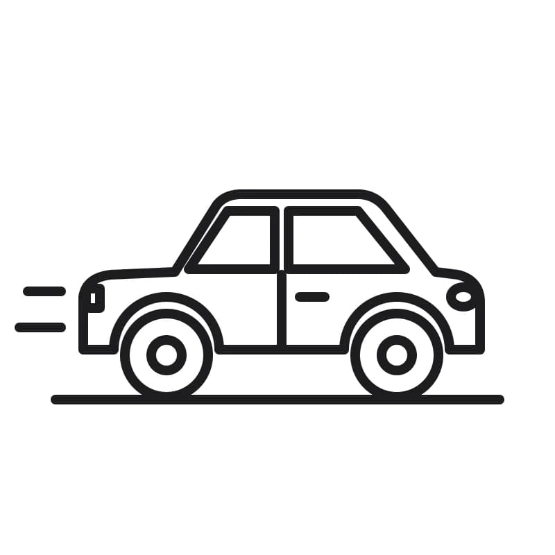 Dessin en noir et blanc d’une voiture de profil avec deux roues à enjoliveurs, deux fenêtres, une porte, une poignée et des feux, sur une route avec des traits de vitesse.