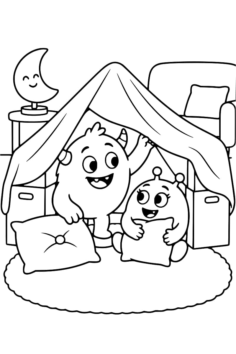 Deux monstres souriants sont assis dans une cabane en drap avec des coussins, dans un salon.