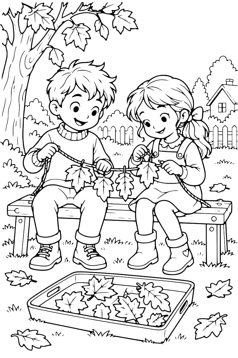 Dessin en noir et blanc de deux enfants assis sur un banc, attachant des feuilles à un cordon pour former une guirlande. Un plateau rempli de feuilles est posé dans l’herbe devant eux, près d’un arbre, avec une clôture et une maison à l’arrière-plan.