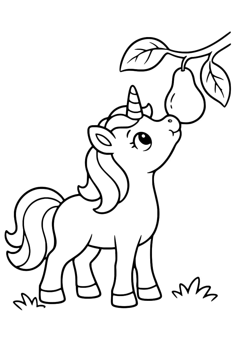 Dessin en noir et blanc d’une petite licorne à la crinière ondulée, le museau levé vers une poire accrochée à une branche avec deux grandes feuilles, au-dessus de deux touffes d’herbe.