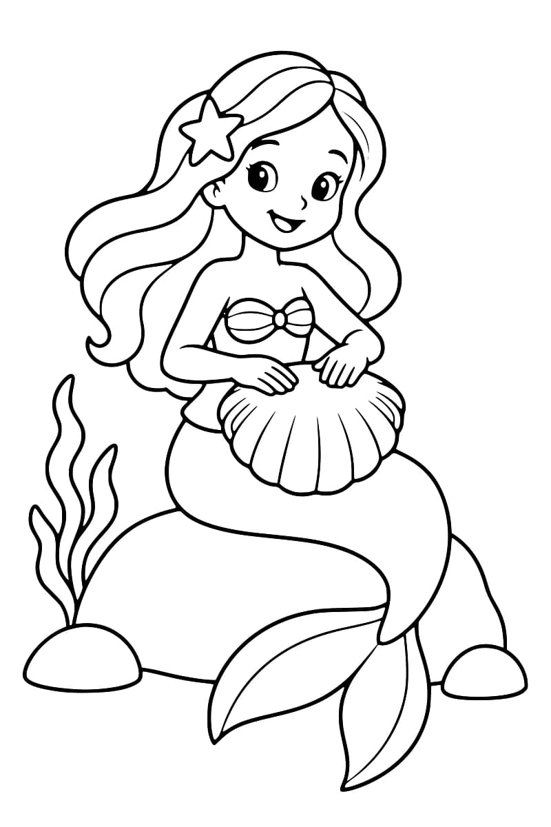 Dessin en noir et blanc d’une sirène souriante aux longs cheveux ornés d’une étoile de mer, assise sur un rocher avec un grand coquillage devant elle, entourée d’algues et de pierres.
