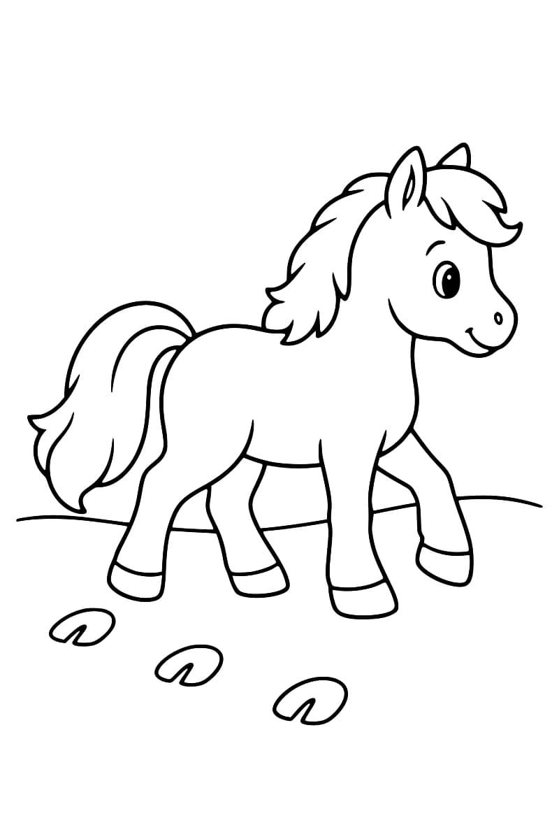 Dessin en noir et blanc d’un poney souriant tourné vers la droite, avec une crinière fournie, une longue queue et trois empreintes de sabots au premier plan.