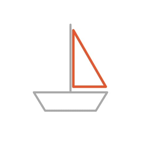 Étape 3 : À droite du mât, dessine un grand triangle : c’est une voile.